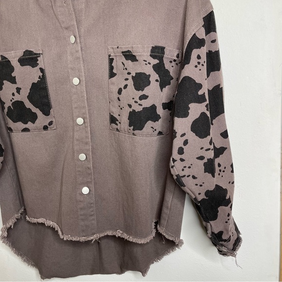 HAZEL & OLIVE Brown Cow Print Contract Button Front Denim Shirt Jacket Sz M/L - Picture 7 of 16